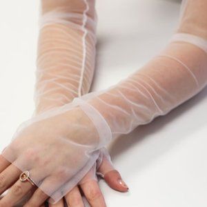 Tulle wedding gloves